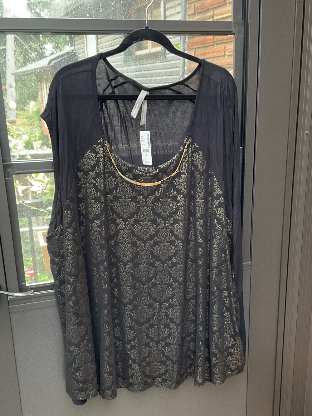 Black & Gold Patterned Women’s Sleeveless Top with Sheer Overlay NWT